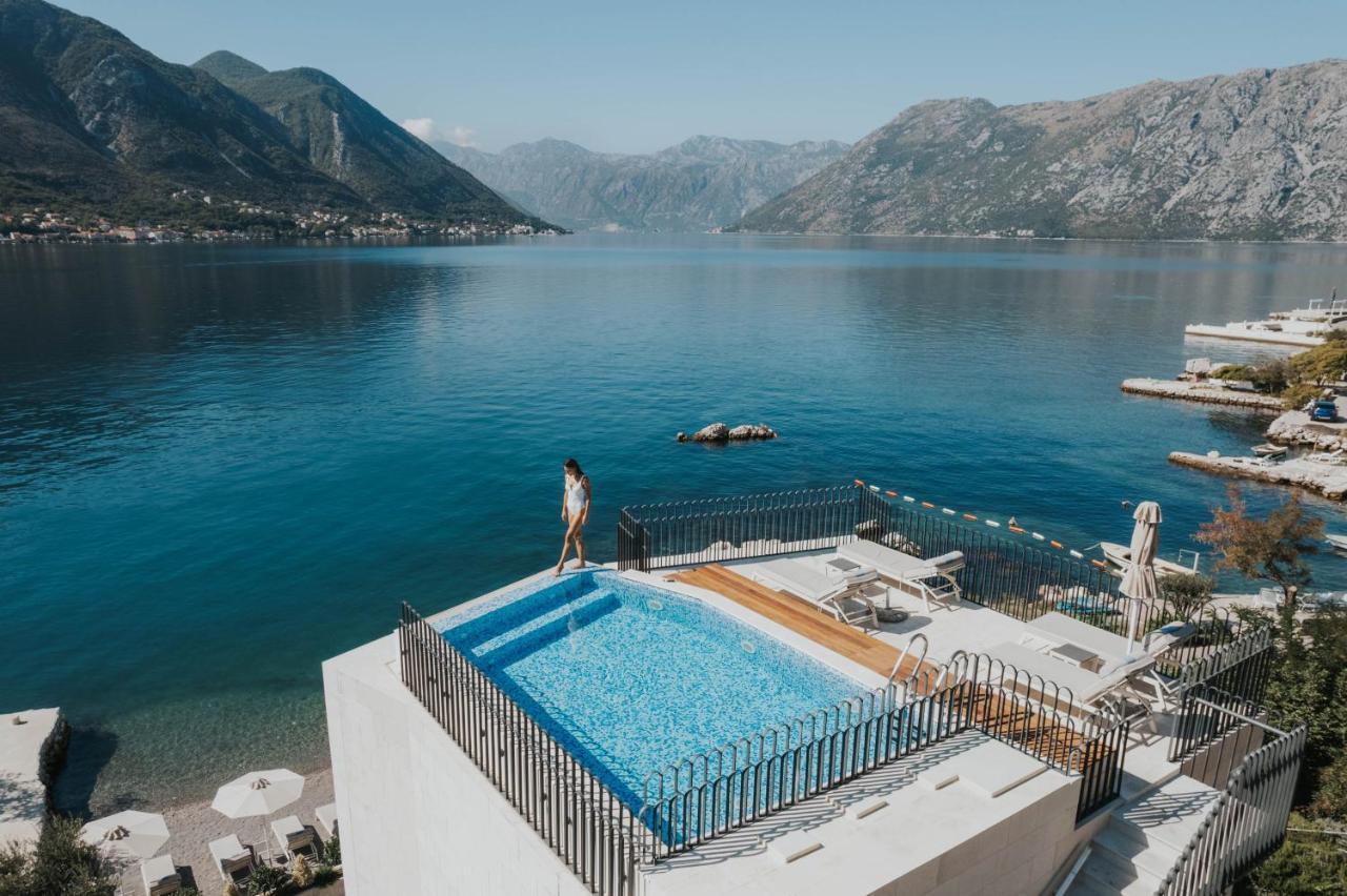 Corso Levante Luxury Suites Dobrota Kotor Exteriör bild
