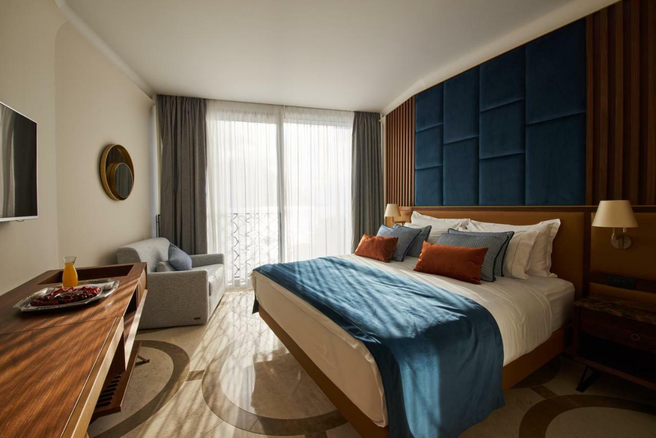 Corso Levante Luxury Suites Dobrota Kotor Exteriör bild