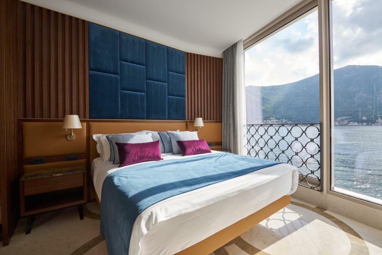 Corso Levante Luxury Suites Dobrota Kotor Exteriör bild